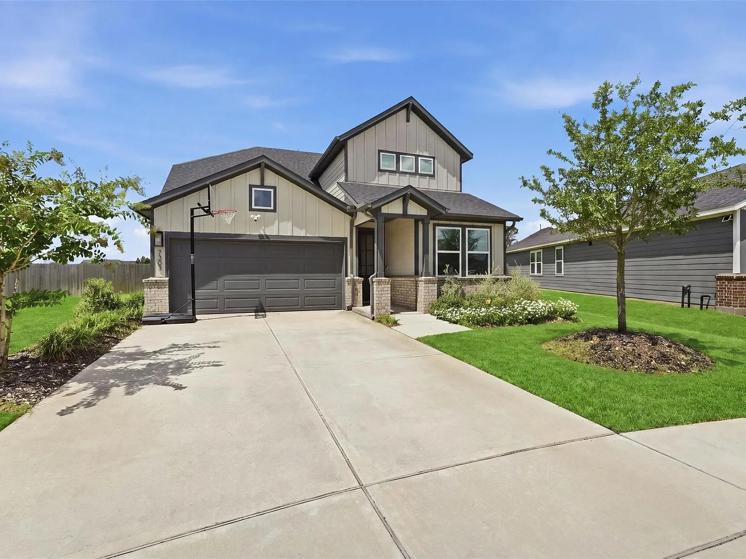 5 bed, 3.0 bath, 2607 sqft, $3,650 — Photo 3