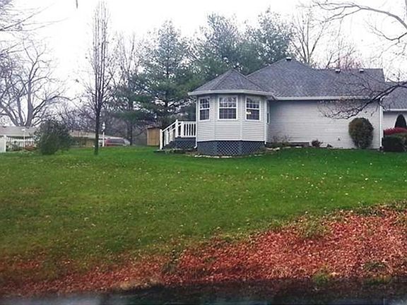3rd image of 817 W Main St