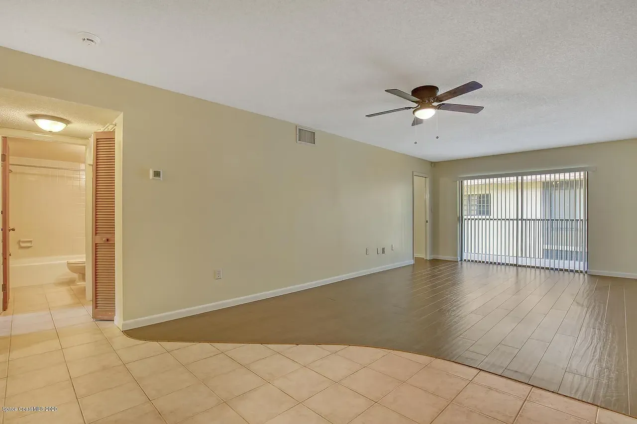 2 bed, 1033 sqft, $1,650 — Photo 4