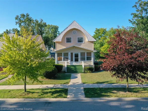 3003 North Blvd, Port Huron, MI 48060