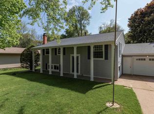 415 12th Ave, Hampton, IL 61256