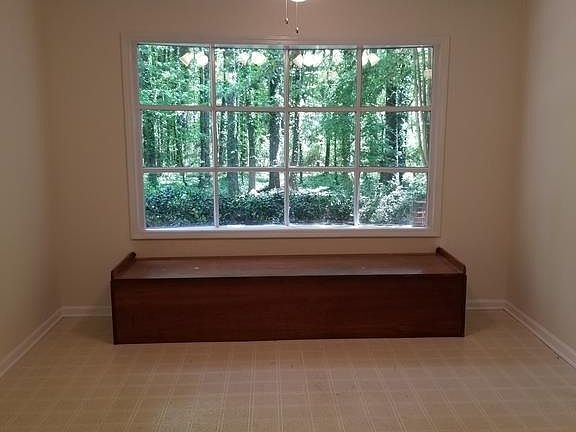 5th image of 525 Hollyberry Dr #0