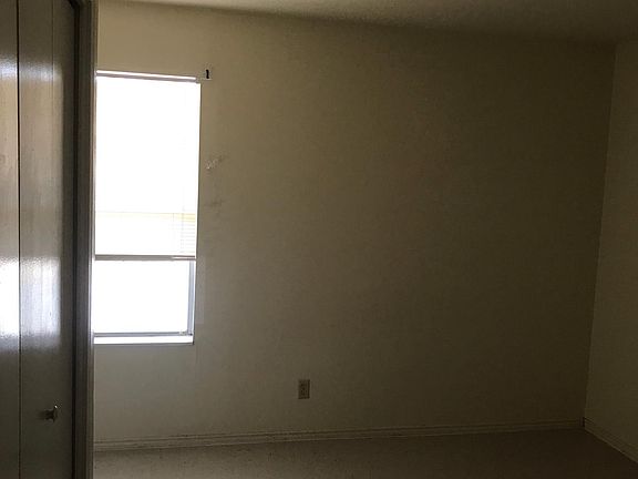 2nd image of 204 W Carrol St APT 3