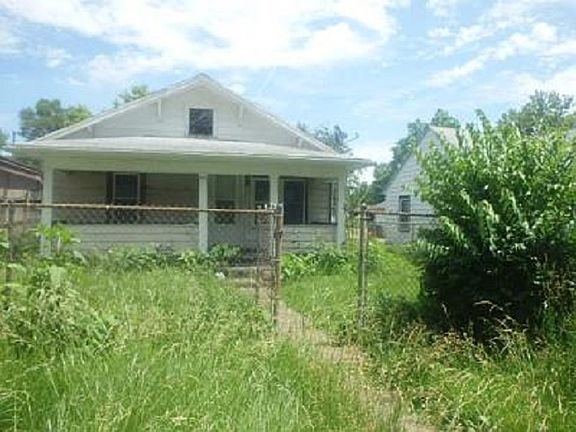 5th image of 916 N Blaine St