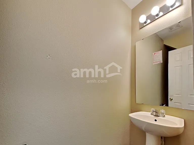 2361 Blackthorn Dr — Photo 8