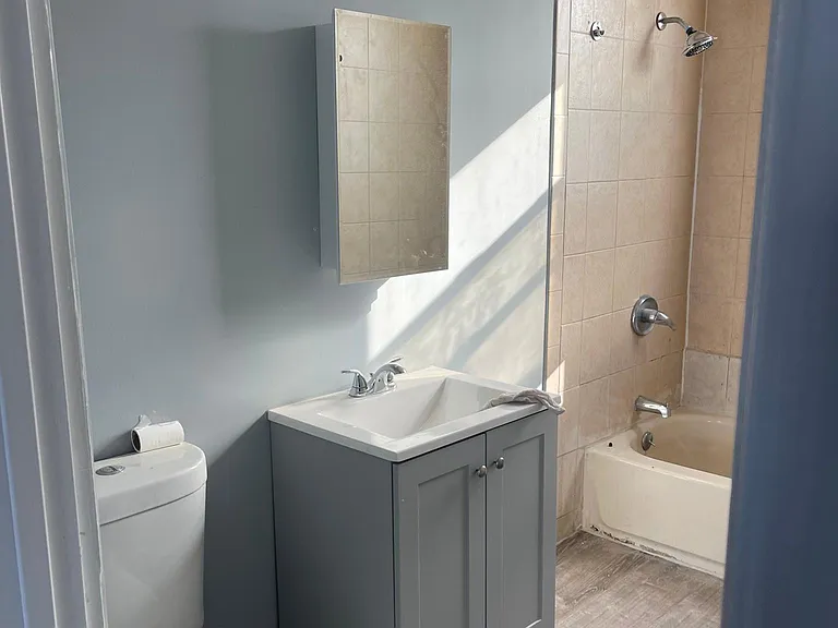 568 Bergen St — Photo 5