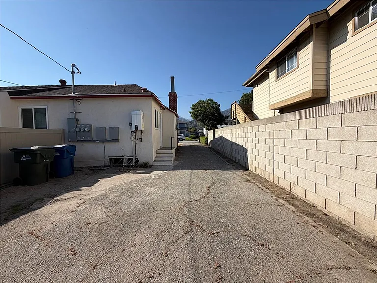 920 W Olive Ave #1 — Photo 13