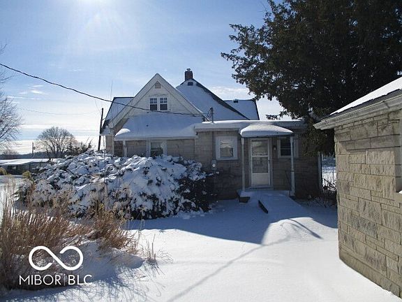 3rd image of 279 E Franklin St