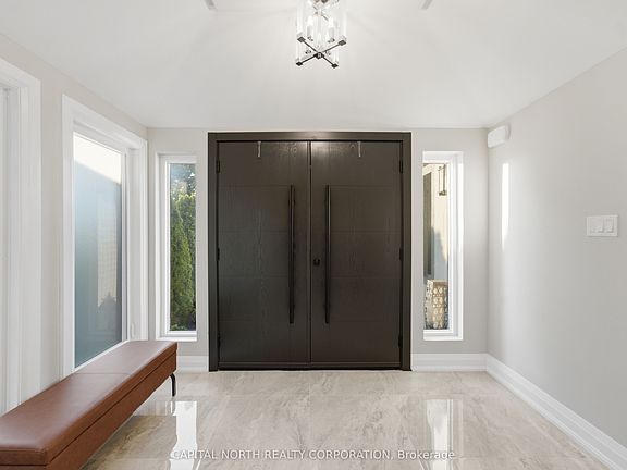 3rd image of 112 Jackman Cres