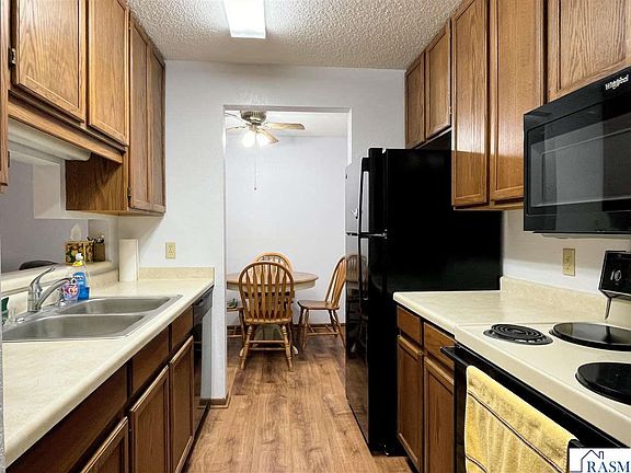 4th image of 1000 9th St S #114