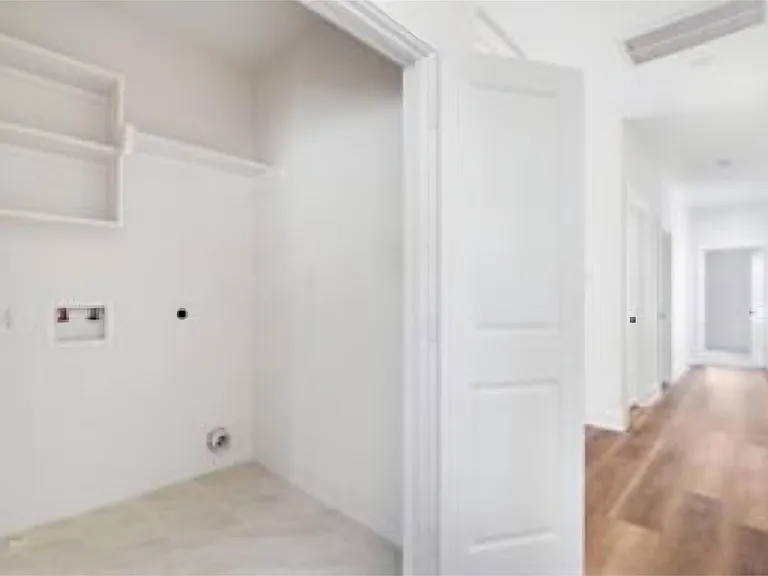 127 S Virginia St — Photo 14