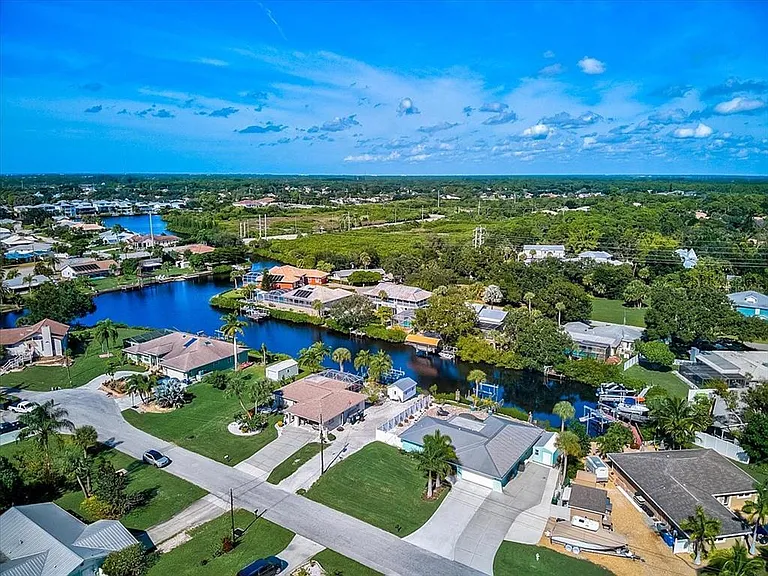 670 Coral Dr — Photo 14