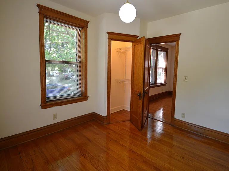 3800 N Greenview Ave #1 — Photo 9