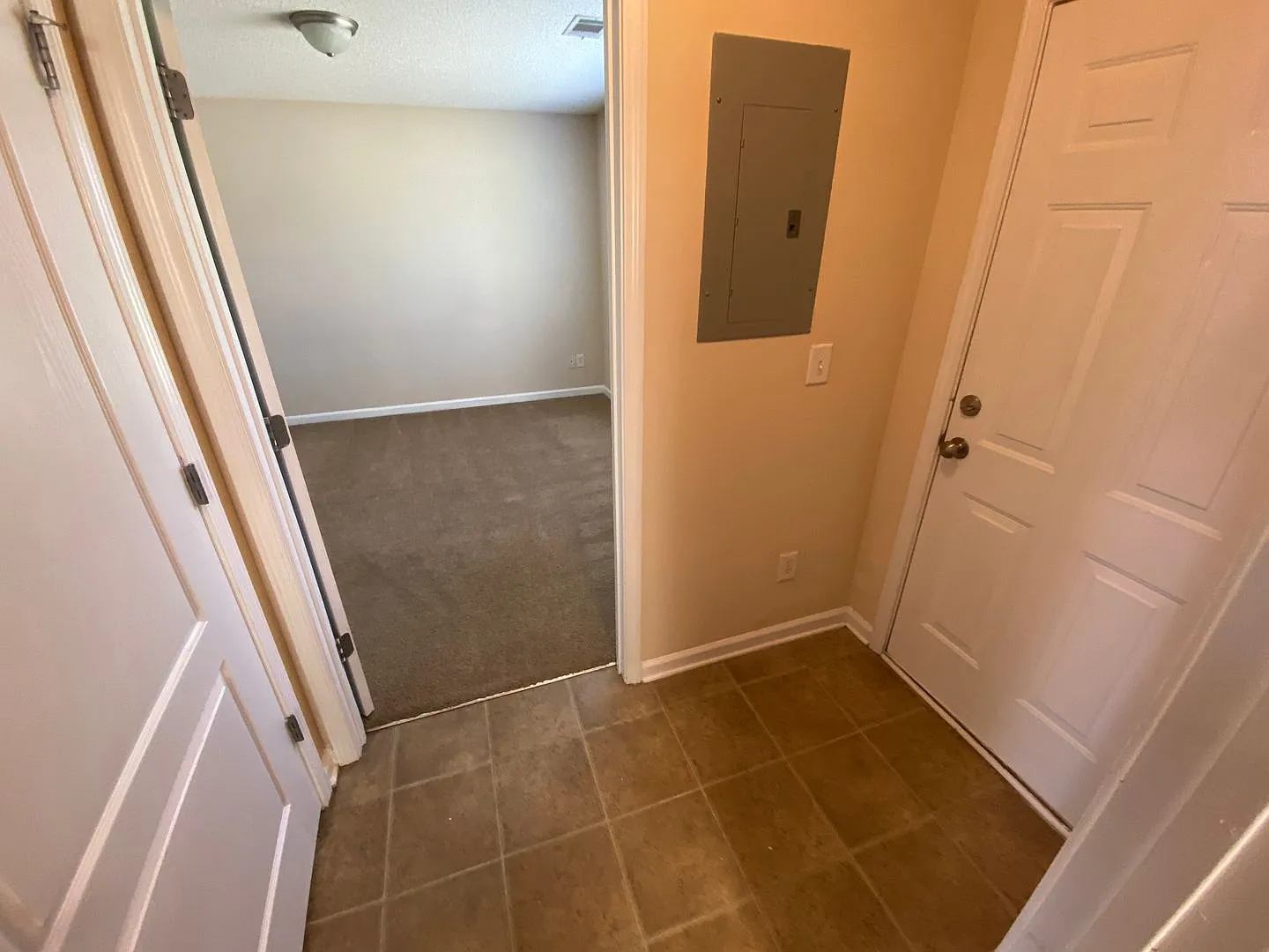 Pre-Leasing For August 6th 2027! — Photo 4