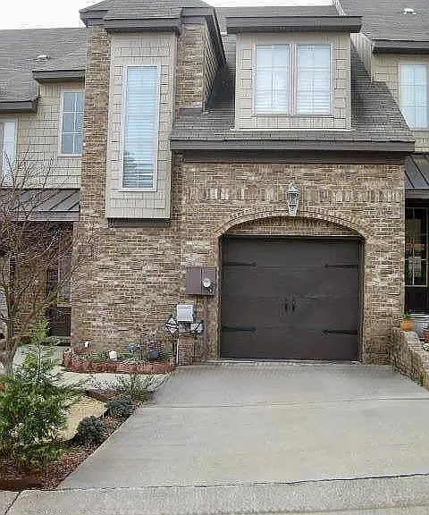 667 Flag Cir #MAIN — Photo 1