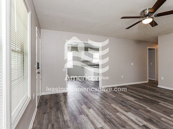 1696085_005_living_room_13695322.jpg