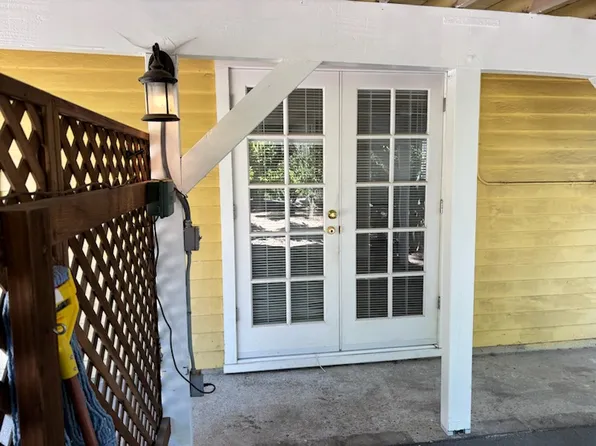 432 Mission Dr, Camarillo, CA 93010