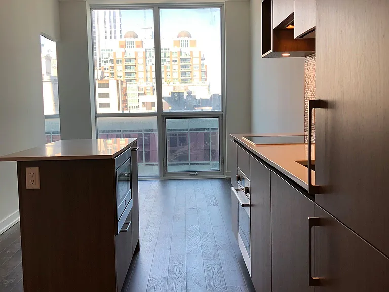 1 Yorkville Ave #704 — Photo 3