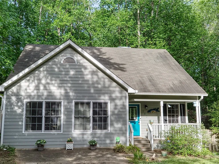 135 Brookstone Pl — Photo 1
