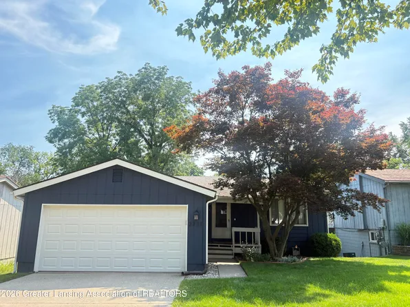 2731 Aurora Dr, Lansing, MI 48910