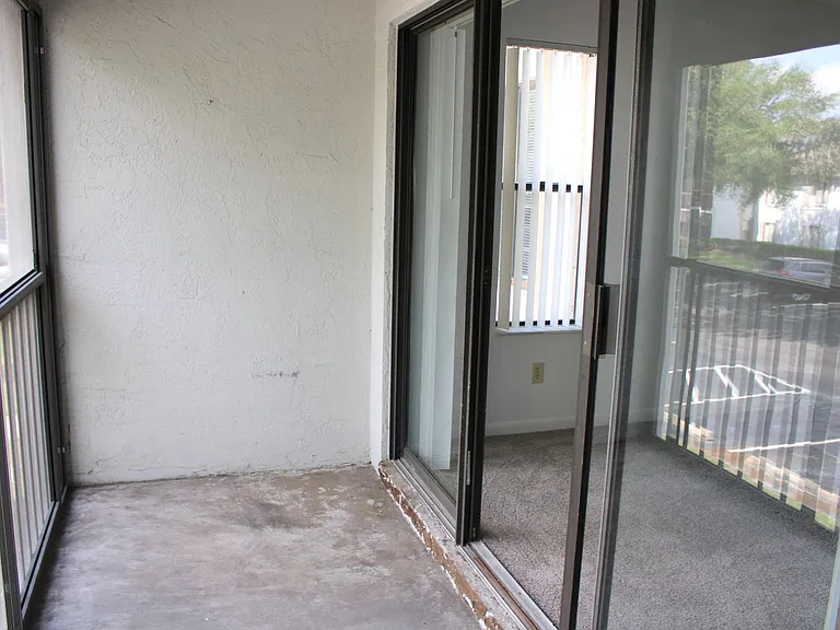 952 Courtyard Ln #12 — Photo 9