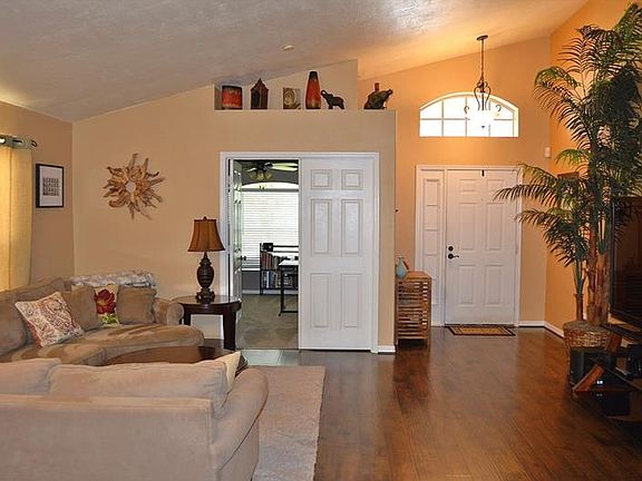 4th image of 131 Portstewart Dr