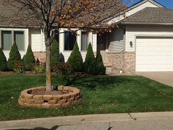 2nd image of 375 Cottonwood Ln