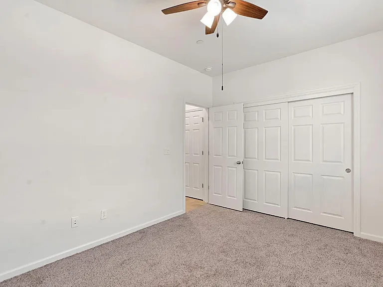 2153 Lombard Ln — Photo 22