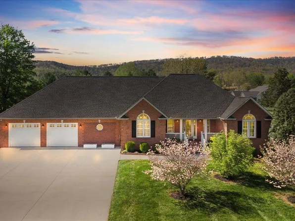 297 Preston Cir, Jacksboro, TN 37757