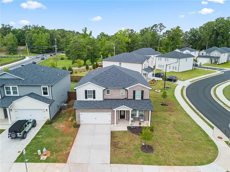 107 Meander Dr — Photo 2