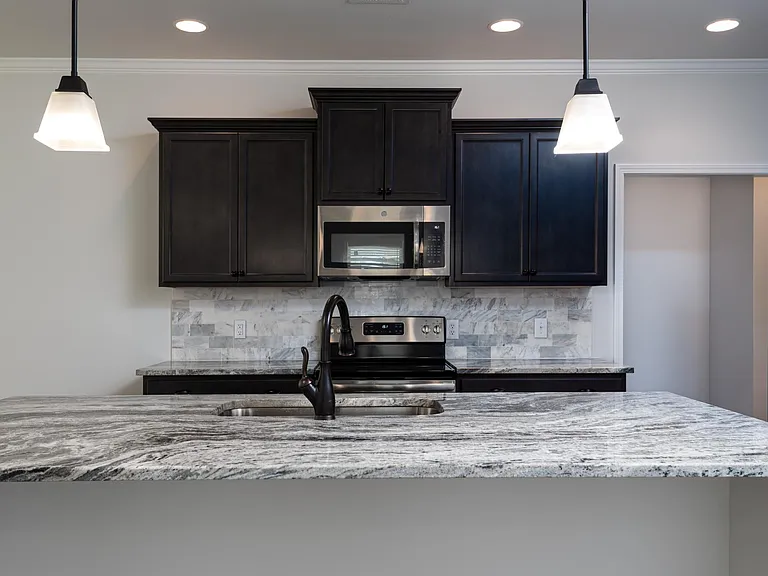 102 Sherwin Ave — Photo 2