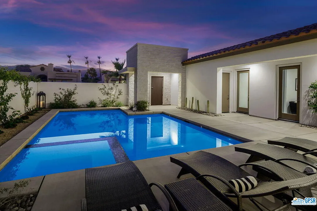 3 bed, 3.5 bath, 3000 sqft, $14,000 — Photo 2