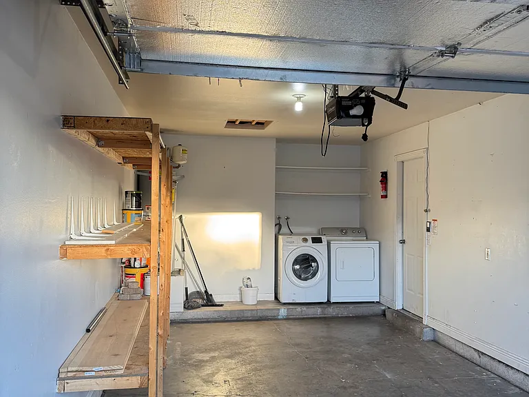 177 W 625 N — Photo 30