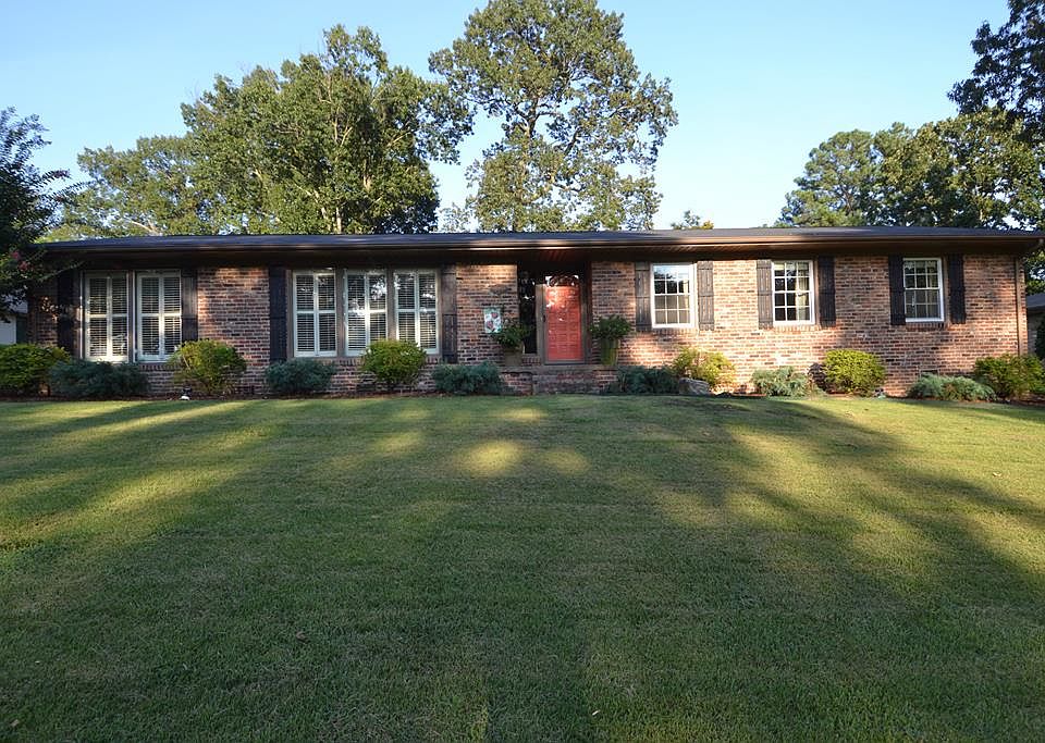1st image of 1922 Courtney Ave