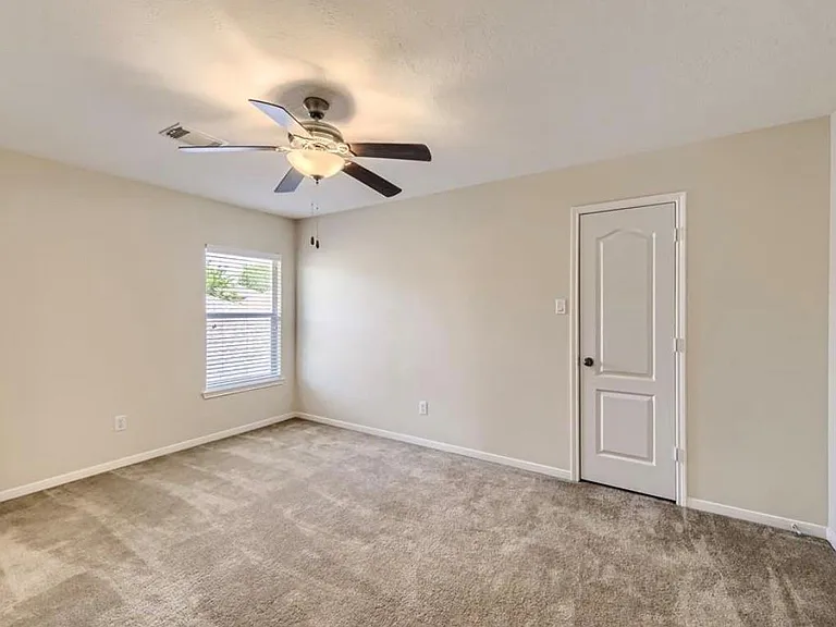 18919 Squirrel Oaks Dr — Photo 35