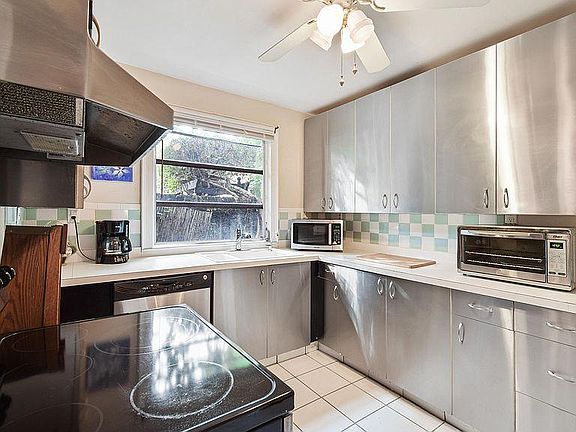 5th image of 600 Biscayne Dr #1