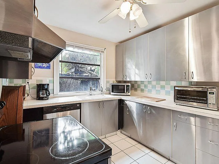 600 Biscayne Dr #1 — Photo 5