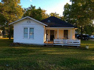 307 W Converse St, Weimar, TX 78962