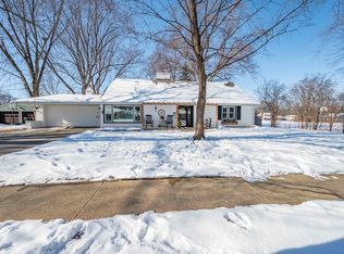 615 N Washington St, De Pere, WI 54115