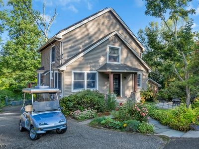 22 Old Lake End Rd, Newfoundland, NJ, 07435