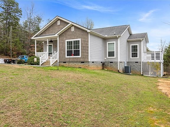 2nd image of 193 Duncan Rd