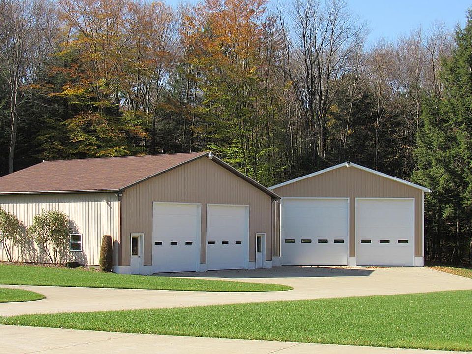 2nd image of 5755 Airport Rd