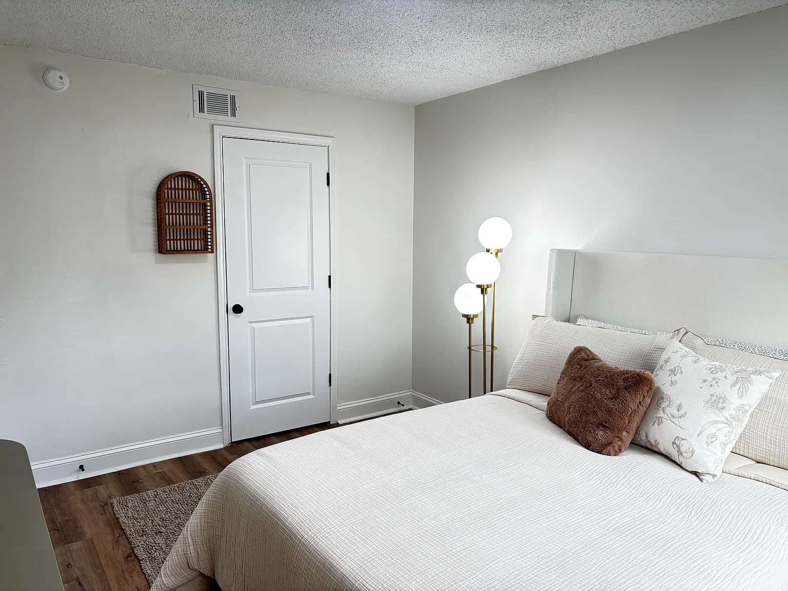 Brookhaven Apartments — Photo 3