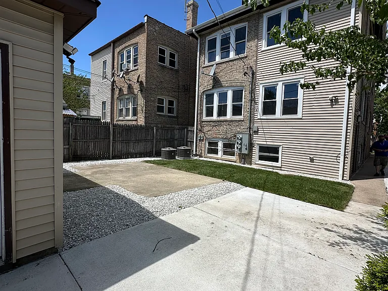 5131 W Roscoe St #1 — Photo 9