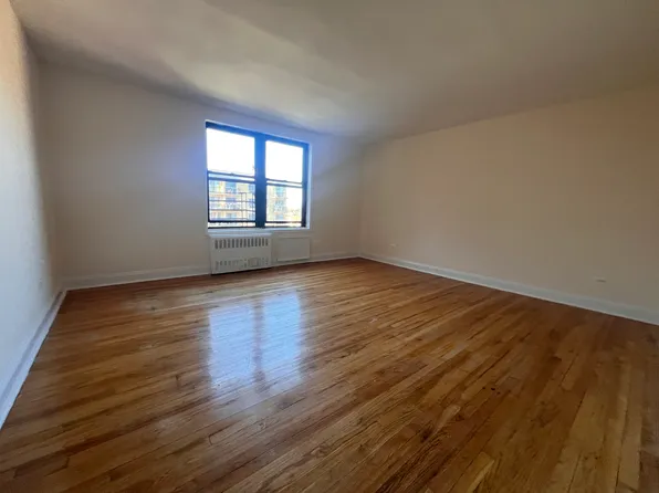 (undisclosed Address), Queens, NY 11354