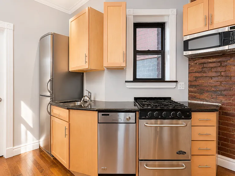 221 E 23rd St #20 — Photo 3