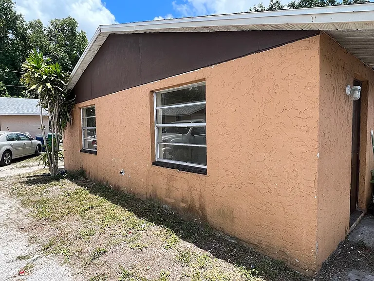 1014 57th Avenue Dr E — Photo 2