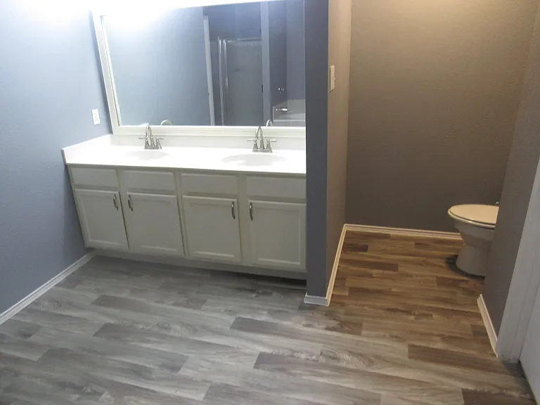 8724 Hunters Trl — Photo 4