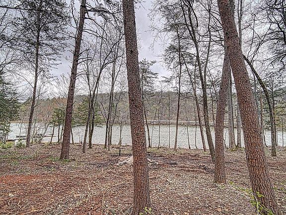 3rd image of 127 Dogwood Pl