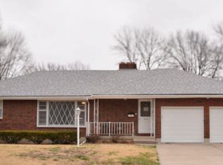 902 NW Range St, Blue Springs, MO 64015